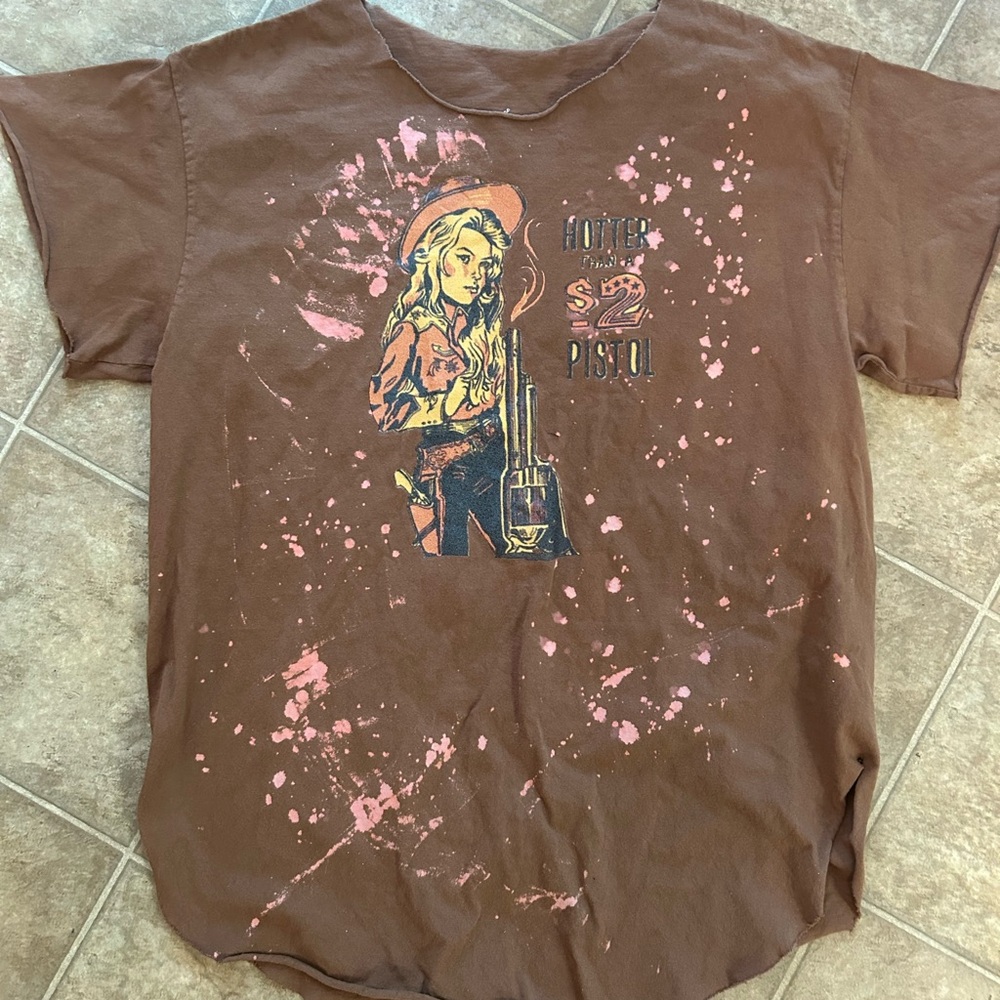 Pebby Forevee NWOT Brown Graphic T-Shirt with Pink Splatter